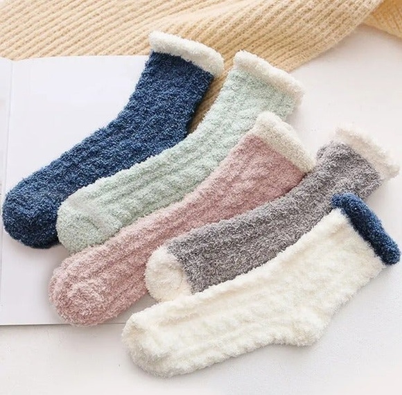 Zy Socks Accessories - 5 Pack of Fuzzy Socks Mid Tube NEW One Size Fits Most